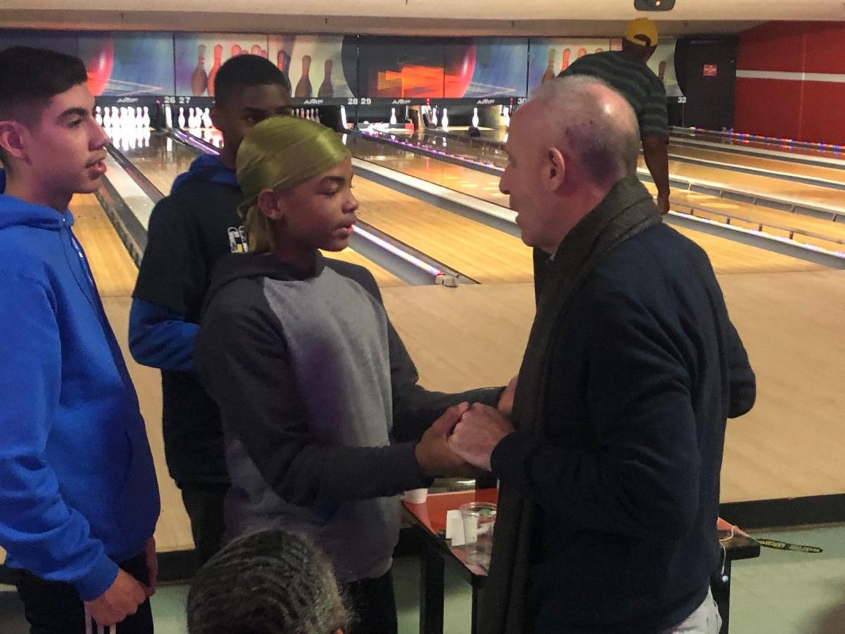 Mayor Darrell Steinberg speaks with local teen during a youth pop up event.